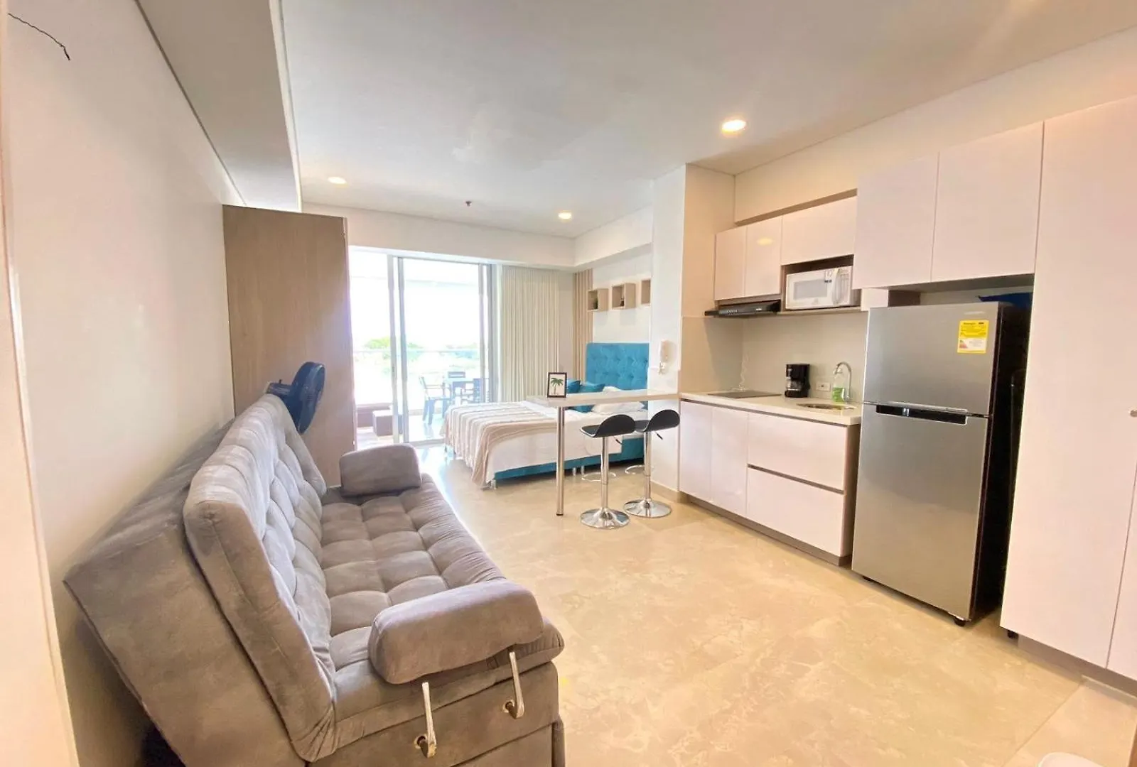 Hermoso Aparta Suite En Crespo A 5 Minutos Caminando Del Aeropuerto Primera Linea Mar Cartagena 0*,  Colombia