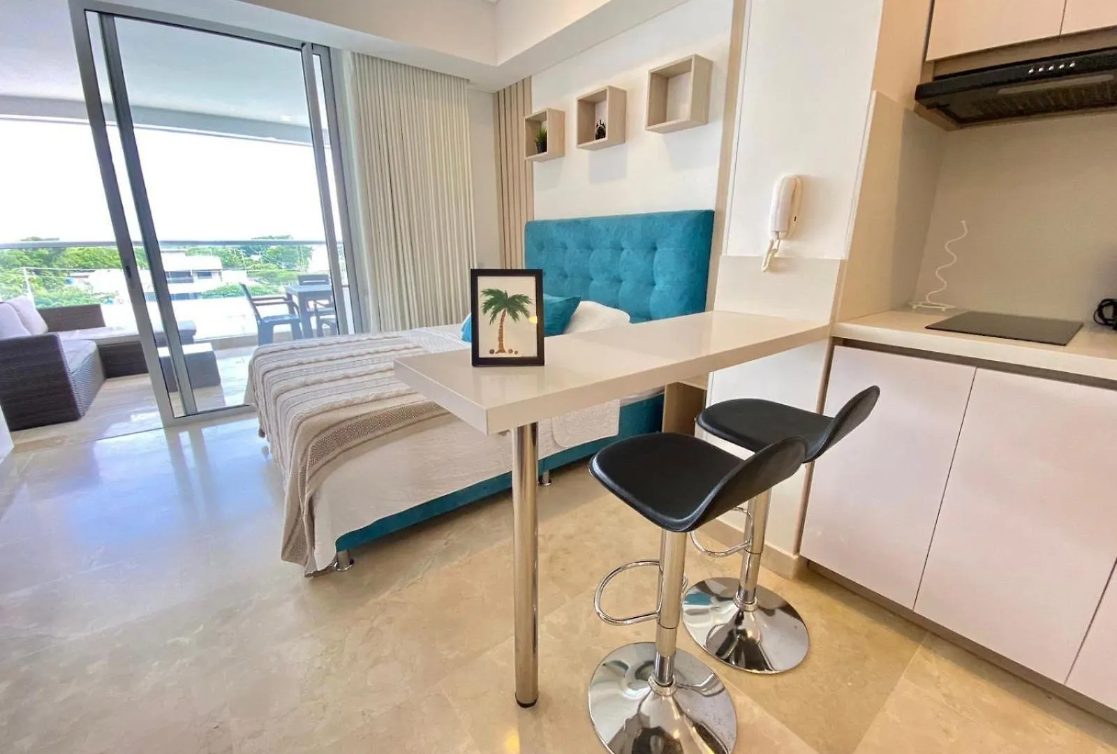 Hermoso Aparta Suite En Crespo A 5 Minutos Caminando Del Aeropuerto Primera Linea Mar Cartagena Apartment